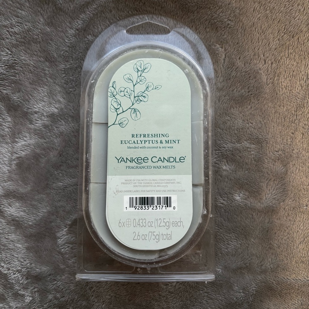 Yankee Candle Eucalyptus & Mint Wax Melts - Green